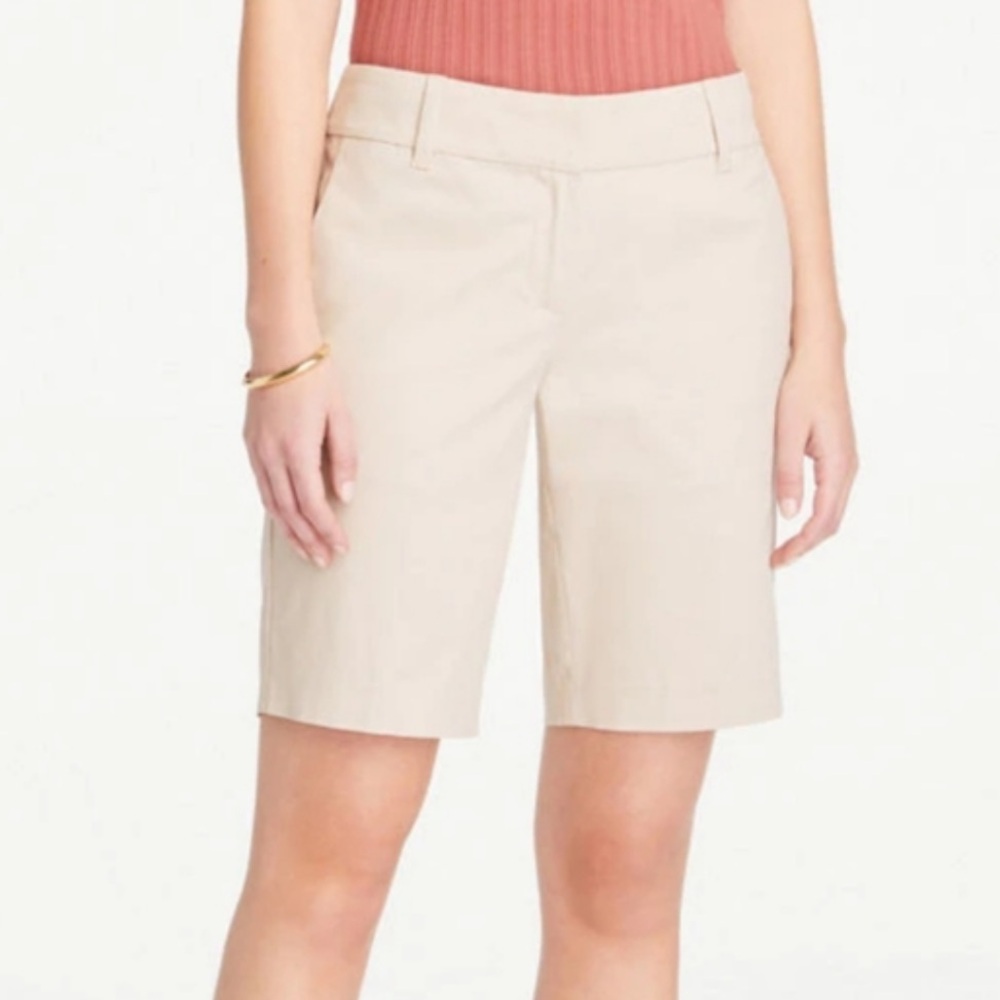 Final Price!! Ann Taylor Devin Fit Khaki Walking Shorts 4 NWT